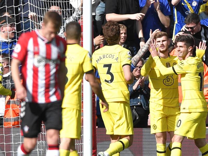 Chelsea se consolida en el tercer puesto de la Premier League con 62 puntos. Foto EFE.