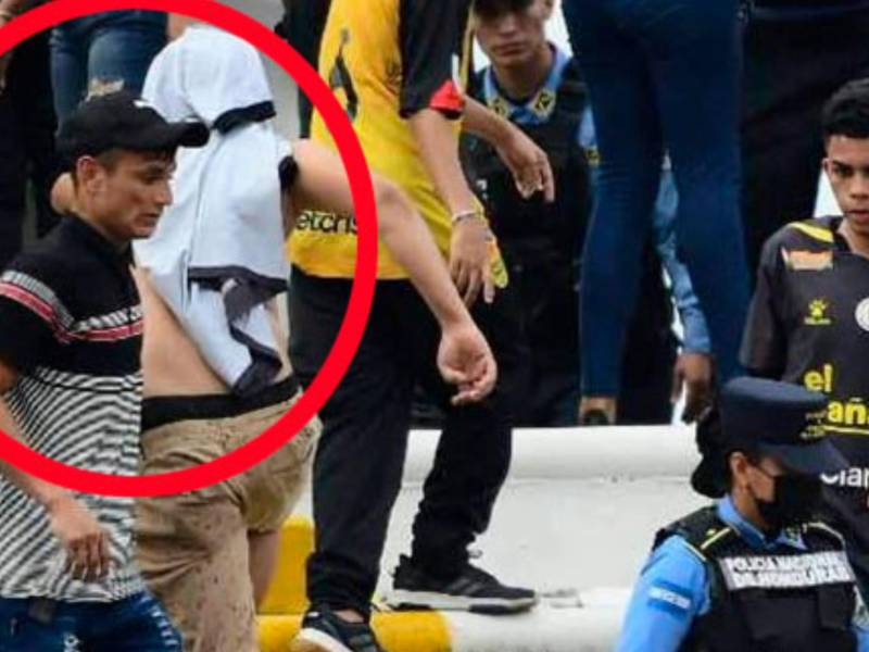 La noticia del aficionado que agredió a una mujer policía en la Gran Final del fútbol hondureño ha trascendido fronteras y en las redes sociales exigen que se haga justicia.