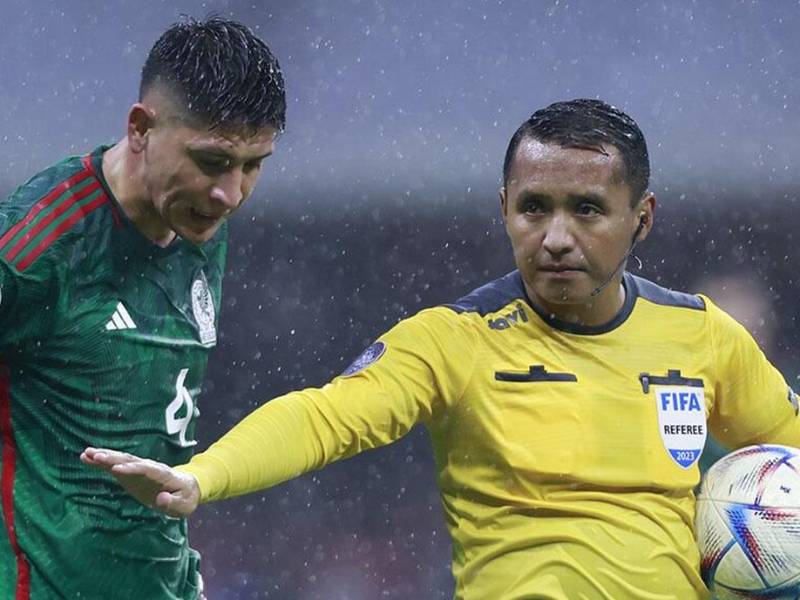 Iván Bartón impartió justicia en el polémico México vs Honduras realizado en el estadio Azteca.