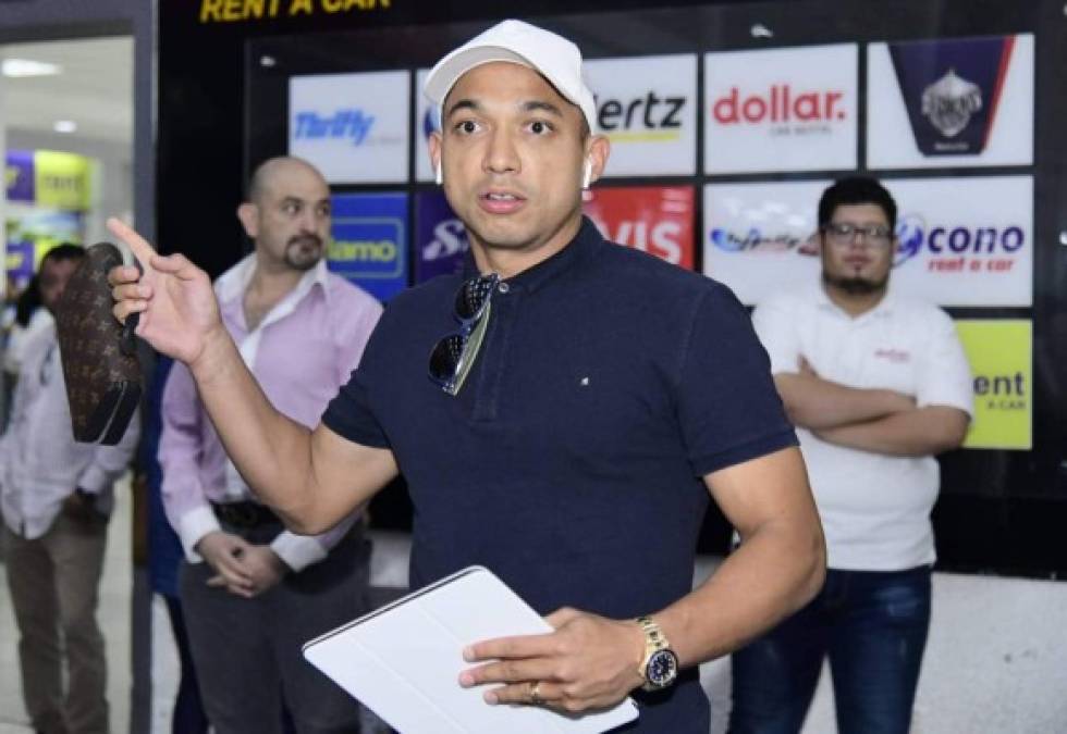 Emilio Izaguirre: El defensor hondureño no ocultó jugar en el Motagua para la próxima campaña. 'Si no sale algo en el extranjero me quedaré aquí en Motagua, estos partidos nos sirvieron mucho para el futuro', indicó