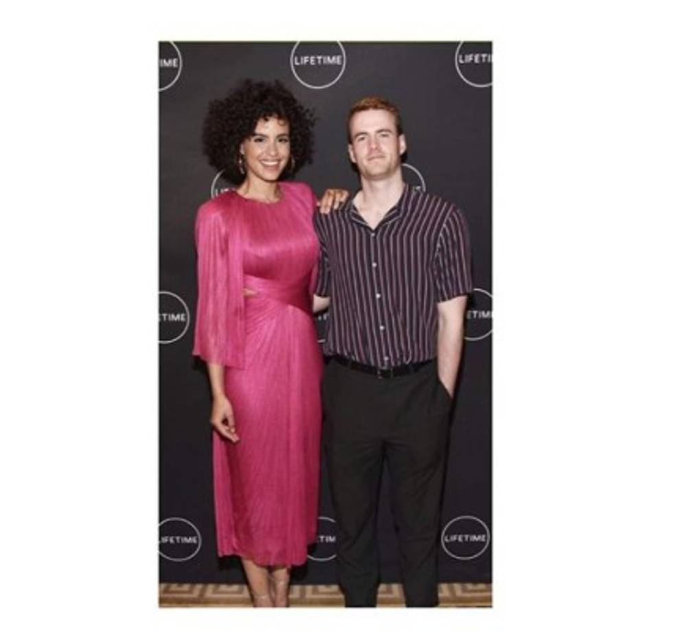 Parisa de 41 años de edad, es una defensora a ultranza de la mujer a la que da vida en la ficción tras estudiar su pasado y sus antiguas entrevistas.