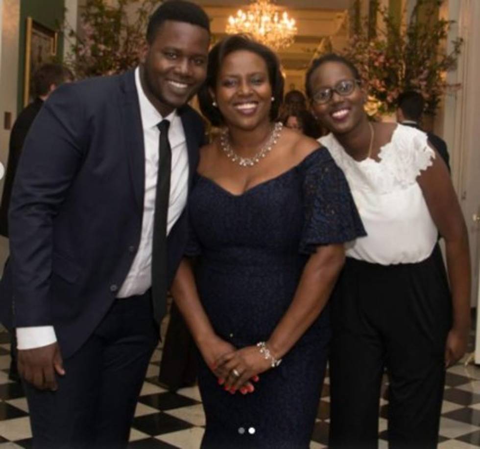 Smith también aseguró que los hijos de la pareja se encuentran 'en lugares seguros bajo protección'.