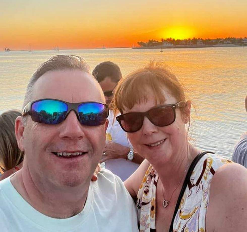 “En este momento increíblemente difícil, nuestros pensamientos están con John y su familia, y les ofreceremos todo el apoyo posible”, añadió la cadena británica BBC en un comunicado.