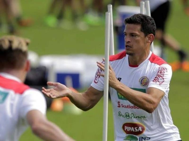 Daniel Colindres en un entrenamiento de la selección de Costa Rica.
