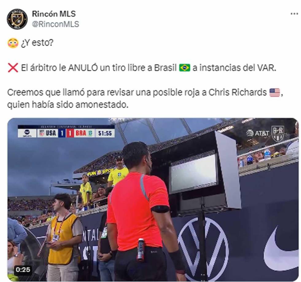 Rincón MLS - “¿Y esto? El árbitro le ANULÓ un tiro libre a Brasil a instancias del VAR”.