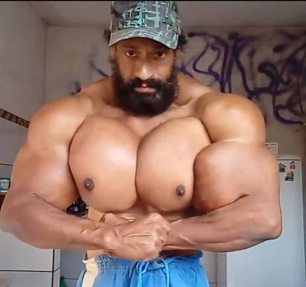 Diversos medios de Brasil informaron que el hombre comenzó a tener dificultades para respirar el día de su cumpleaños en su casa y fue trasladado de urgencia a un hospital en donde posteriormente murió.