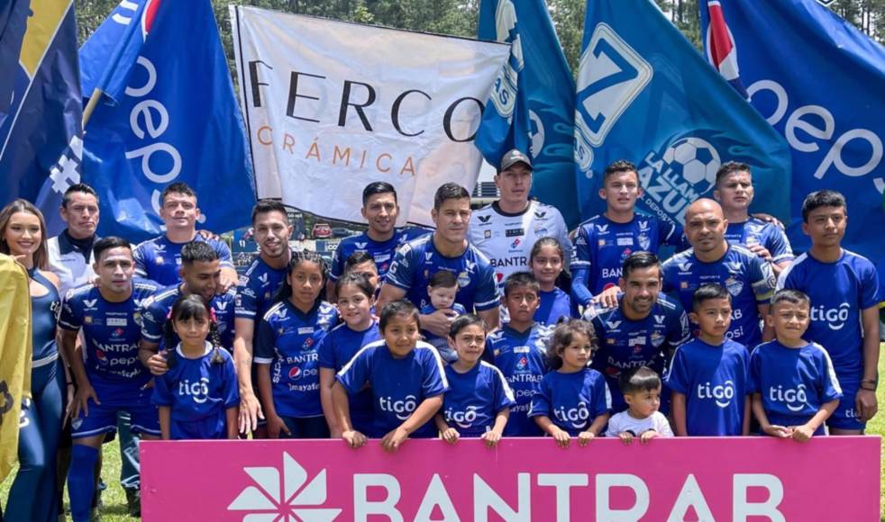 9- CSD Cobán Imperial: Equipo de Guatemala que cuenta con 1,100 puntos.