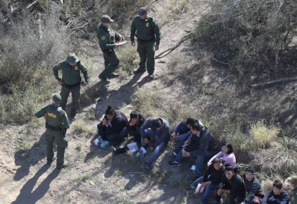 La mayor parte de detenidos son centroamericanos, sobre todo a familias y menores no acompañados, que en éste último caso suman 14.128 entre los meses de octubre y noviembre de 2016.