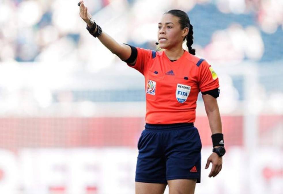 En 2015 se convirtió en la primera árbitra hondureña en participar una Copa Mundial Femenina de Fútbol en la Copa Mundial Femenina de Fútbol en donde arbitró el juego entre Ecuador y Japón.