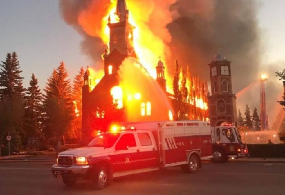 El primer ministro de Canadá, Justin Trudeau, denunció el viernes la ola de vandalismo que provocó incendios en los centros religiosos.