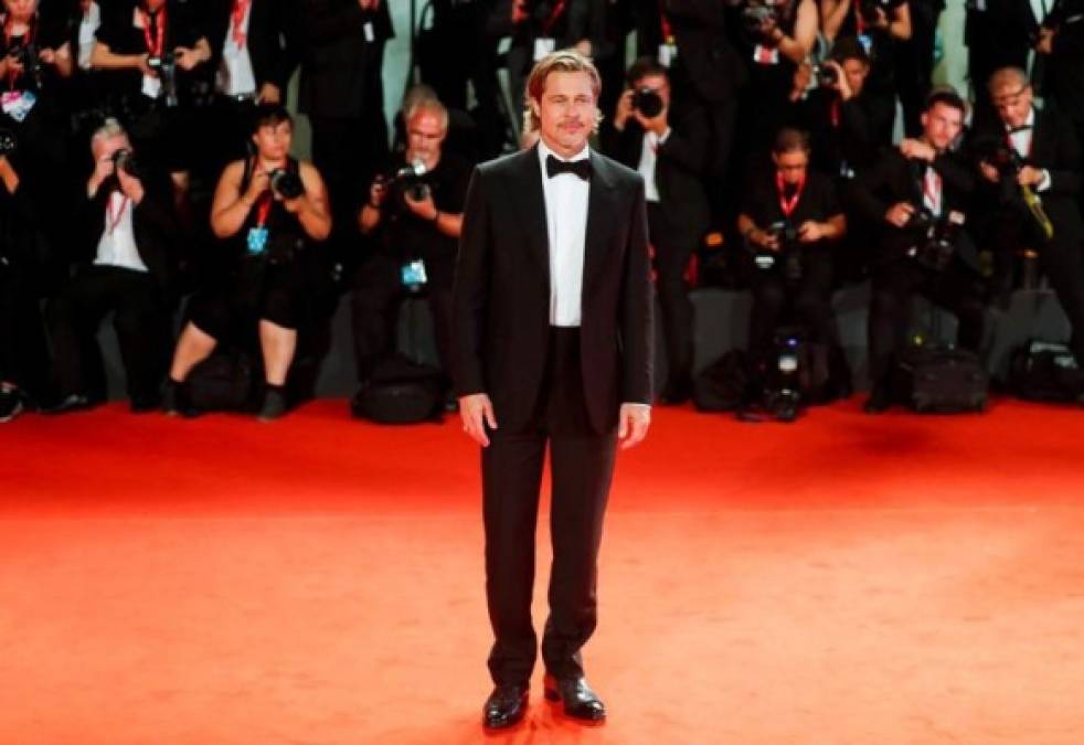 Brad Pitt, el soltero de oro enamora en Festival de Venecia
