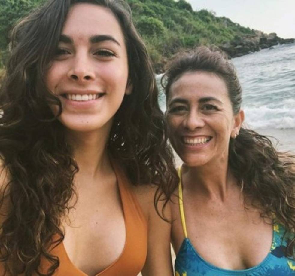 Victoria y La Chule han presumido a su mamá en redes sociales y también han comentado lo unidas que son a ella.