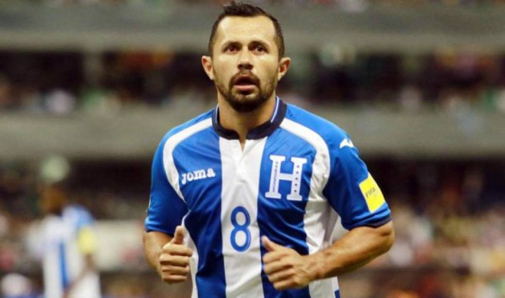 Alfredo Mejía: Luego de su paso por el Xanthi de la primera división de Grecia, el jugador hondureño llegaría a Honduras y se menciona que Olimpia sería su nuevo club.