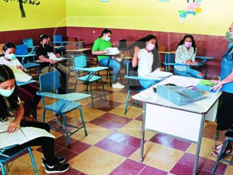 Centro educativo en clases semipresenciales.
