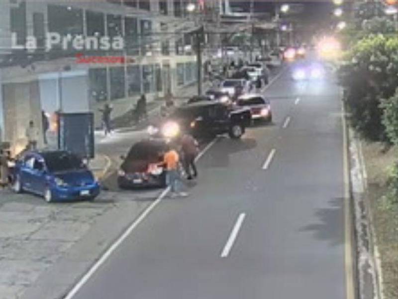 Imagen capturada con cámara de seguridad en el momento del crimen.