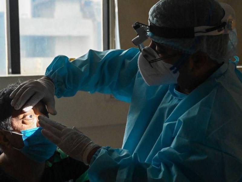 Imagen referencial de un paciente en un chequeo médico.