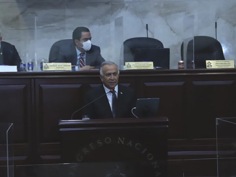 El presidente del actual Congreso Nacional (CN), Mauricio Oliva.