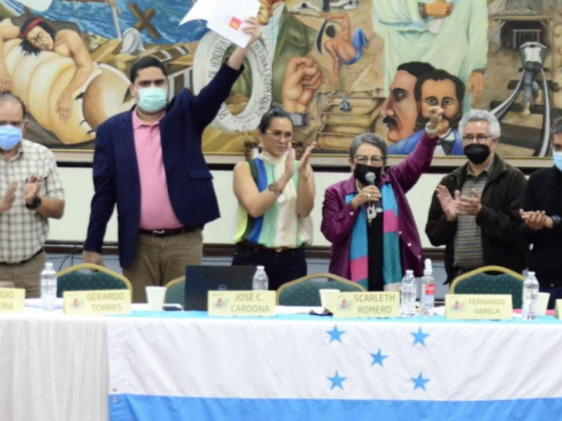 Representantes del arte, cultura y deportes en dialogo con la Comisión de Transición.