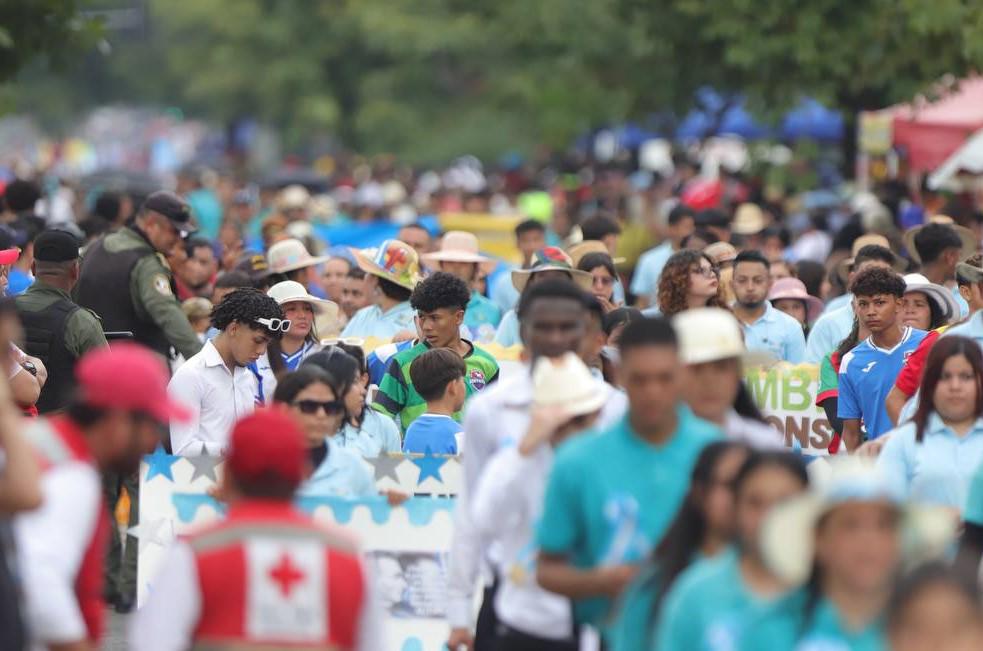 Honduras celebró su independencia entre pobreza y crisis política