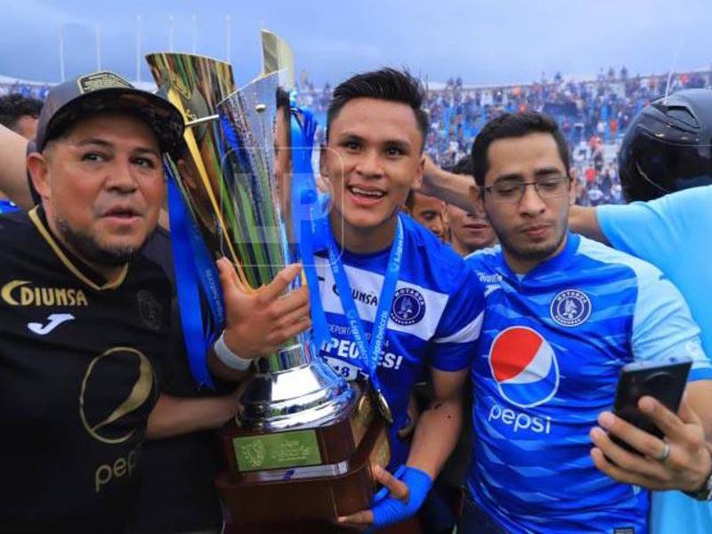 Denil Maldonado es el capitán y líder en la zona defensiva del campeón Motagua.