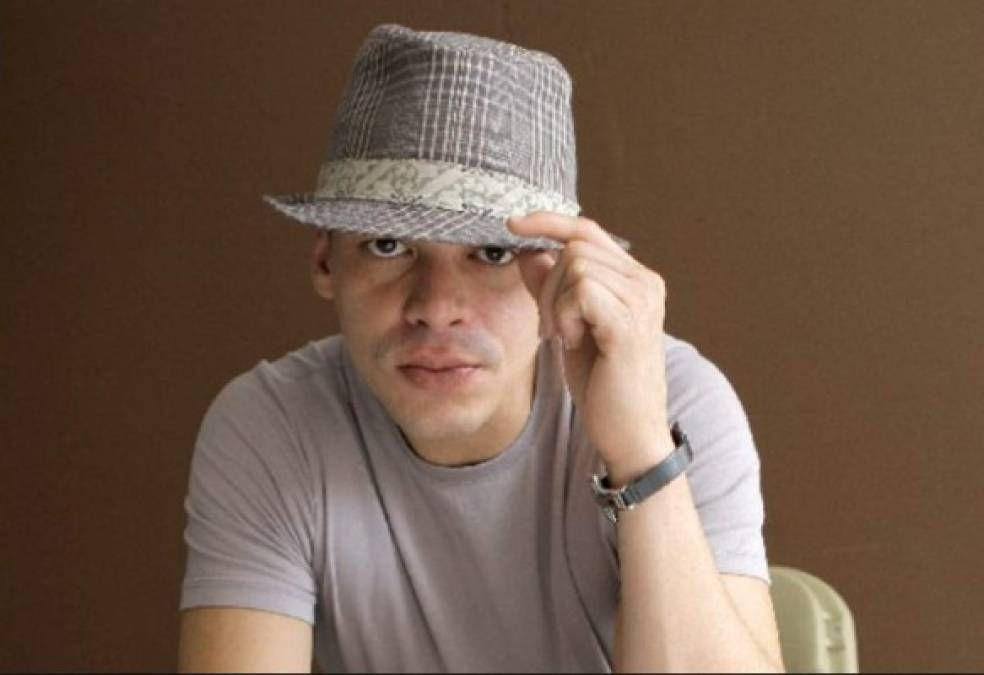 Vico C<br/><br/>Un accidente en su moto cambiaría su vida y lo llevaría a un nuevo despertar. Al estar tan cerca de la muerte, hizo reflexionar a Vico C que dejó de ser cantante de reggaetón, ahora sus canciones son dedicadas a Dios.