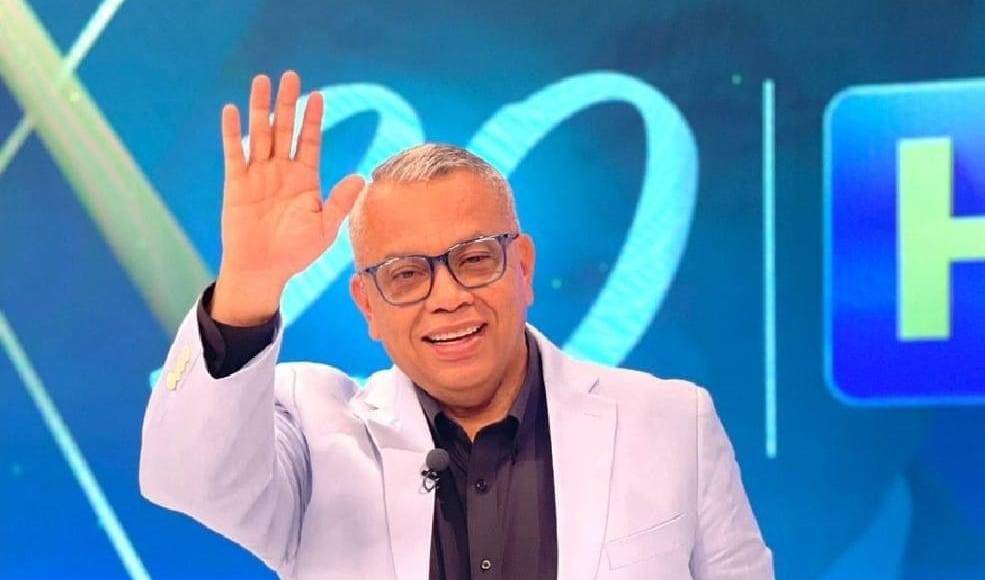 El periodista y empresario se ha ganado a pulso su popularidad al frente de los noticieros de su corporación televisiva. 