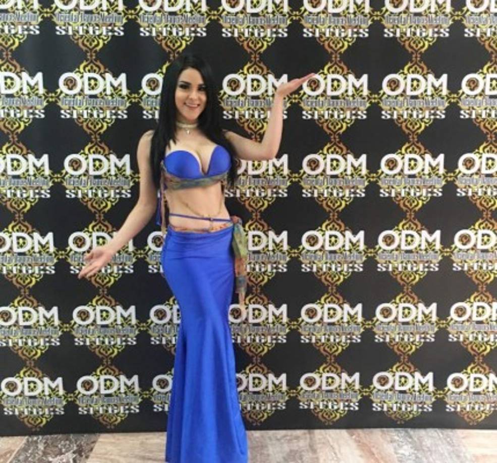 Además de su participación en certámenes de belleza Ónice Flores se ha destacado en concursos de danza del viente, un baile que ha practicado desde hace varios años.