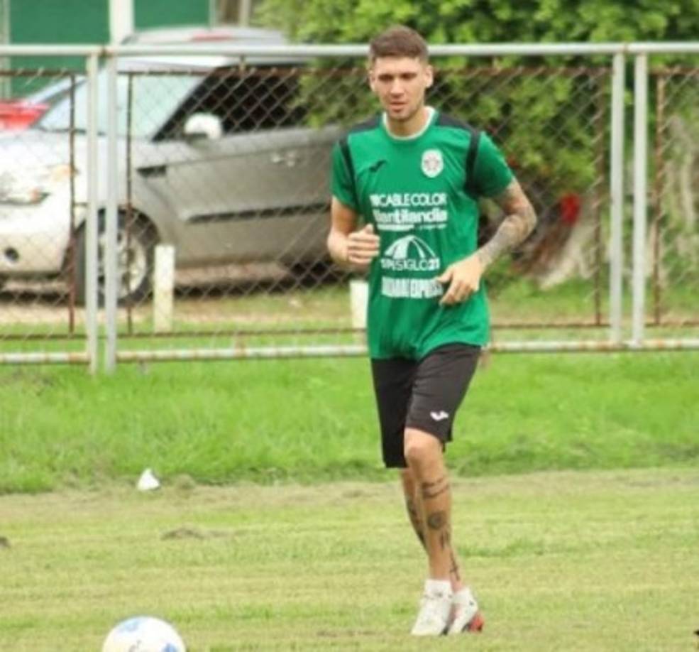 El defensor uruguayo Mathís Techera se perfila para continuar ligado a Marathón. El entrenador Héctor Vargas confirmó esto a Hondusports. El ex Vida sería el único extranjero que permanecería en el equipo sampedrano.