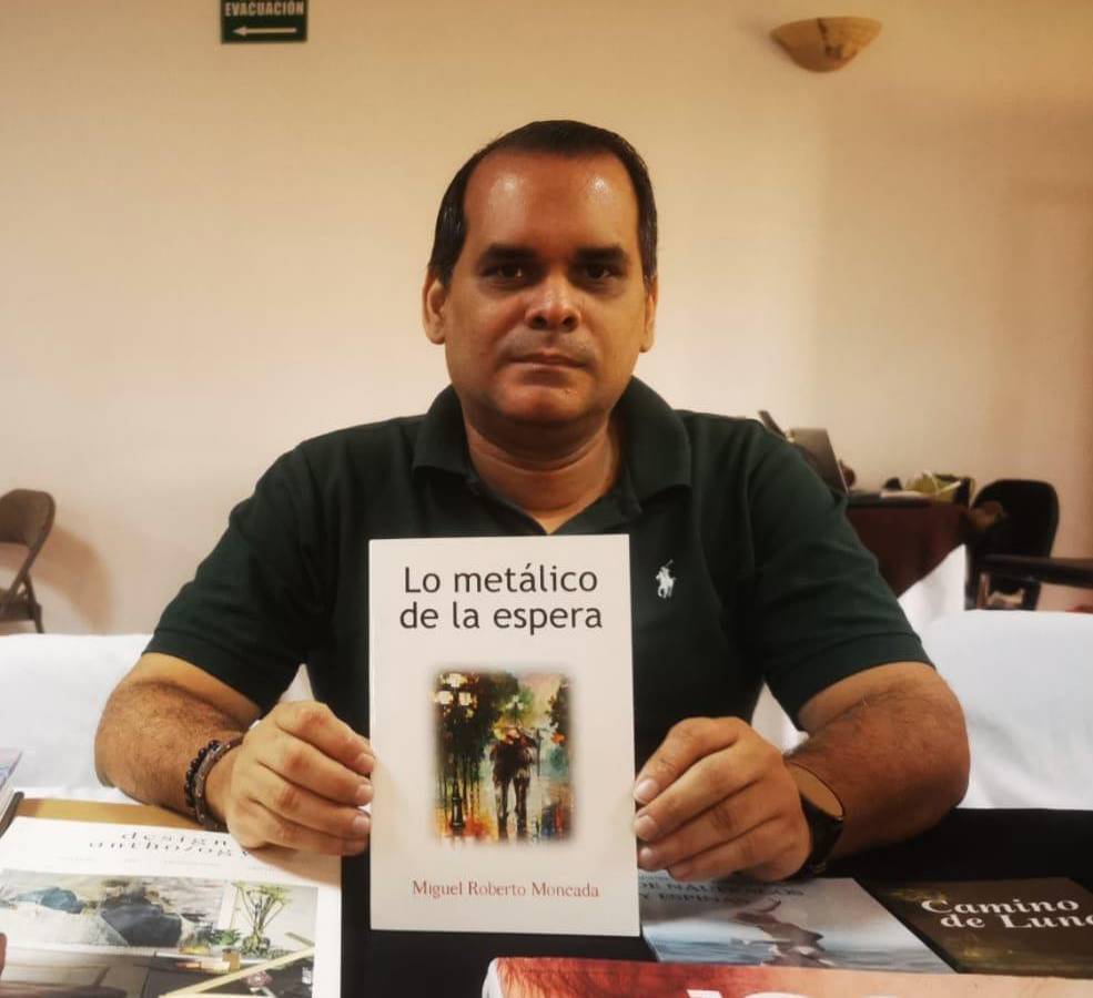 Escritor hondureño Miguel Moncada lanza su nuevo libro