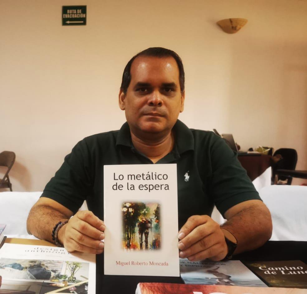 Escritor hondureño Miguel Moncada lanza su nuevo libro