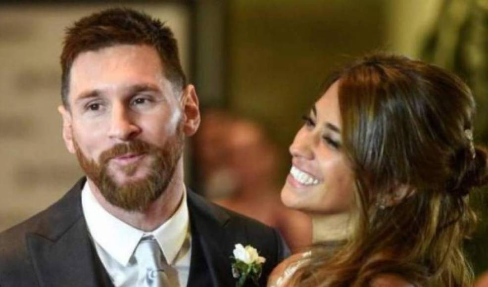 Cabe señalar que Messi y Antonella Roccuzzo se casaron en el 2017, la pareja cuenta con 3 hijos. Medios indican que el argentino habría salido con Luciana.