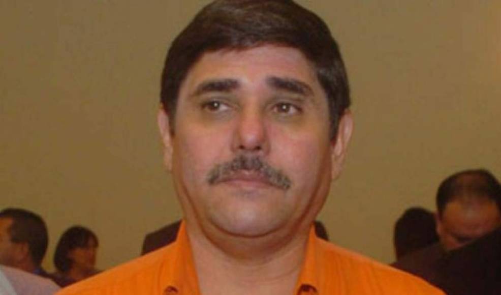 Dennis Muñoz: Fue presidente de la Comisión de Asuntos Legales de la Fenafuth. En septiembre de 2011 lo asesinaron al momento en que se aprestaba a visitar a su madre en Choloma.