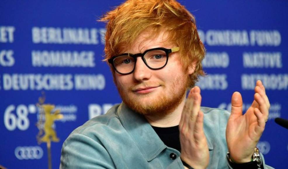 Ed Sheeran.<br/>Con apenas cuatro discos de estudio y celebrando sus 30 primaveras este 17 de febrero, Edward Christopher Sheeran (West Yorkshire, Inglaterra) es uno de los artistas más reconocidos de la actualidad. Después de grabar música por primera vez en 2004, comenzó a llamar la atención a través de YouTube. A principios de 2011, Sheeran lanzó de forma independiente el EP No. 5 Collaborations Project. Le siguen sus cuatro álbumes oficiales: + (2011), × (2014), ÷ (2017) y No.6 Collaborations Project (2019).<br/>