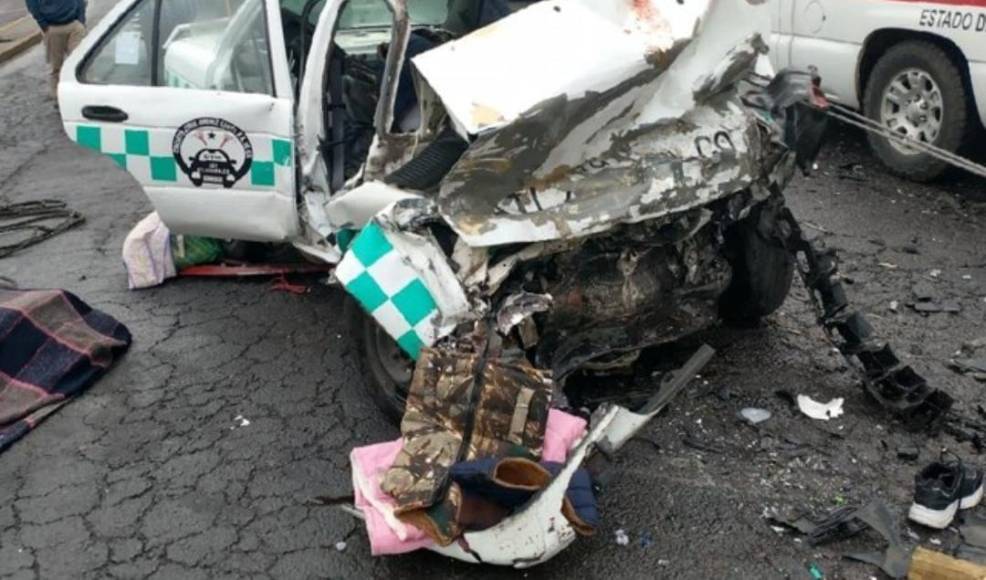 El incidente ocurrió el 18 de septiembre en la carretera Panamericana-Acambay, en el Estado de México. Las víctimas viajaban en un taxi que fue embestido por un Chevrolet Camaro rojo con franjas blancas. El deportivo lo conducía Amado Amir, que fue detenido durante su ingreso en el hospital por las lesiones del accidente.