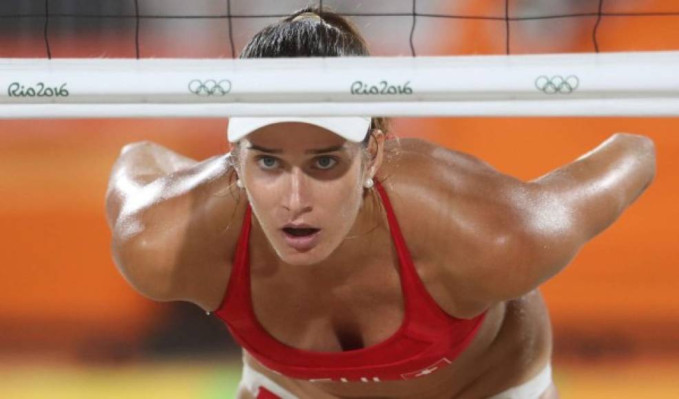 Joana Heidrich de Suiza es una chica de voleibol.