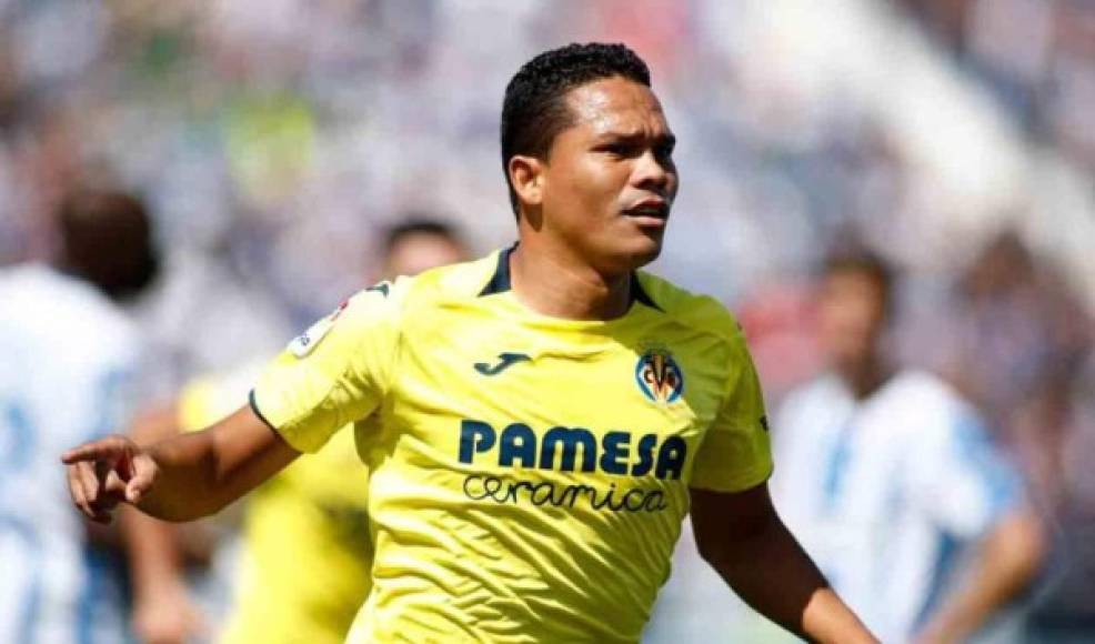 Carlos Bacca: El delantero colombiano de 33 años de edad, milita en el Villareal y aparece en la lista de los posibles delanteros que podrían llegar al FC Barcelona.