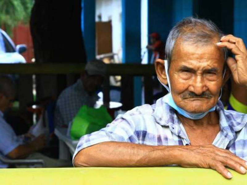 Fotografía de archivo de un hondureño adulto mayor.
