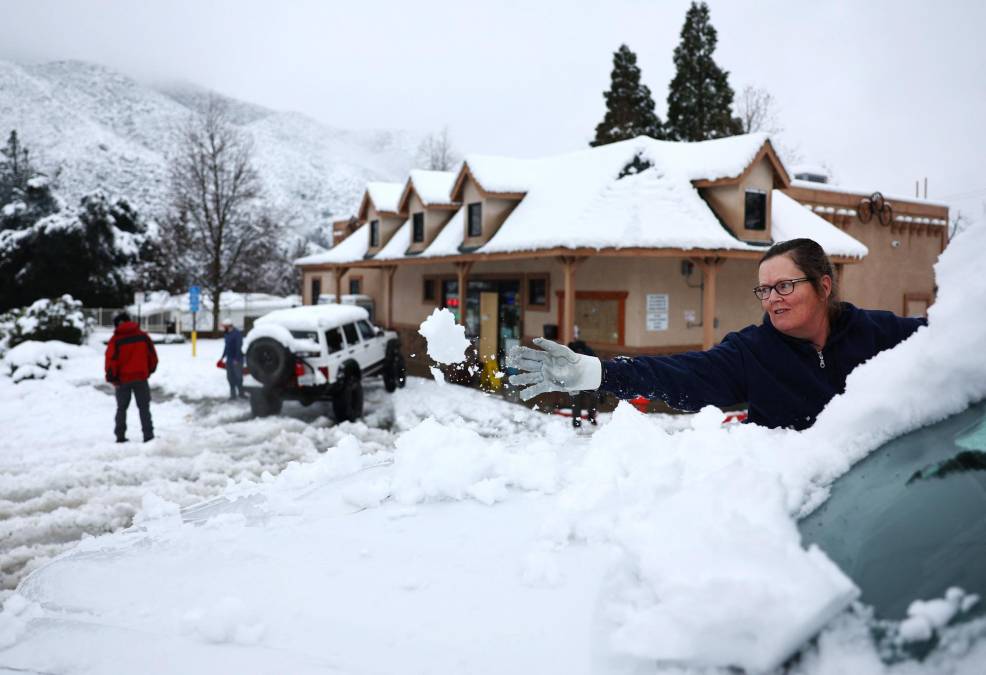 La estación de esquí Mountain High, en Wrightwood (condado de San Bernardino), registró más de 228 centímetros de acumulación de nieve en la última tormenta, según el conteo final de acumulación del Servicio Meteorológico Nacional. 