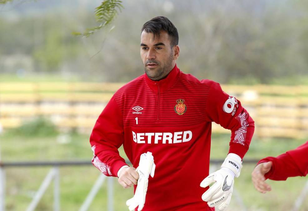 El portero Manolo Reina ha sido dado de baja en el Mallorca. El arquero cuenta con 37 años de edad y su nuevo club sería el Málaga.