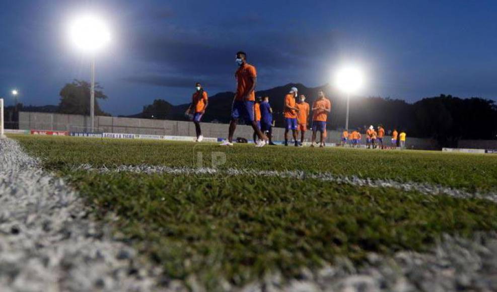 Cabe señalar que en los últimos torneos la UPN ha jugado como local sus partidos en el estadio Marcelo Tinoco de Danlí. Sin embargo, para este Apertura 2022-2023 los Lobos decidieron ya no seguir usándolo. 