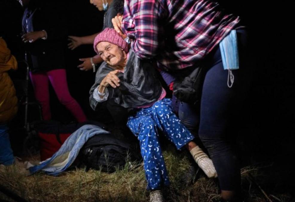 Doña Trinidad Tábora fue devuelta a México junto a su hija sin que las autoridades estadounidenses les hayan dado la oportunidad de exponer su caso para solicitar asilo, denunció la familia hondureña.