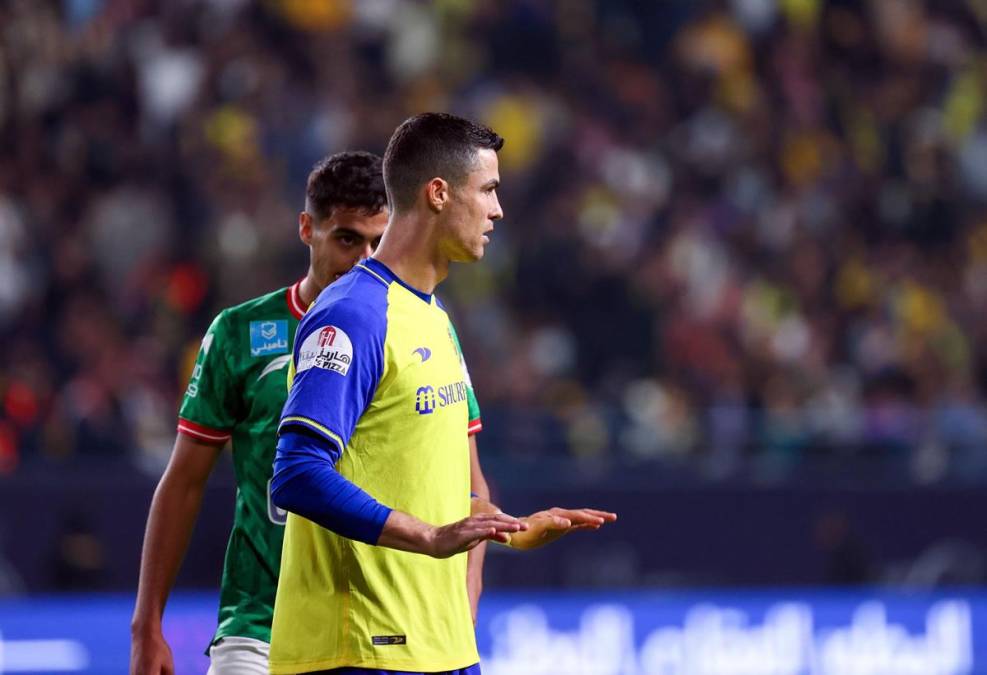 Cristiano debutó con Al Nassr: ‘humilló‘ a rival, locura y Georgina
