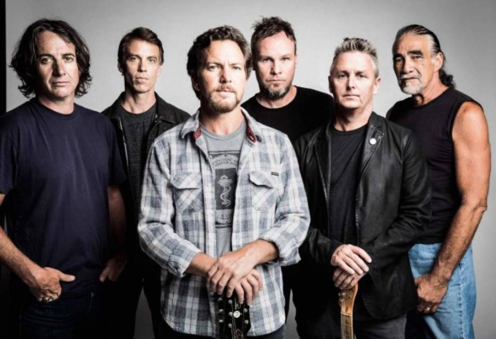 EE.UU. TENDRÁ QUE ESPERAR POR VER 'GIGATON'<br/>Lo que debía ser la presentación en Norteamérica del nuevo disco de Pearl Jam, 'Gigaton', que sale a final de mes, quedó pospuesta este martes por el coronavirus, por lo que Toronto (Canadá), que se preparaba para verlos el próximo 19 de marzo, así como otra docena de ciudades, tendrán que esperar al menos hasta septiembre, para cuando sigue en pie el concierto del día 19 en Nueva Jersey.