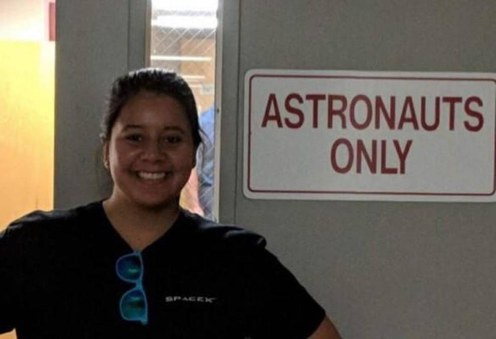  Emma Salgado, ingeniero aeroespacial, Nasa. Nacida en Comayagua, formó parte del equipo que hizo posible el lanzamiento del cohete Crew Dragon de SpaceX a la Estación Espacial Internacional.