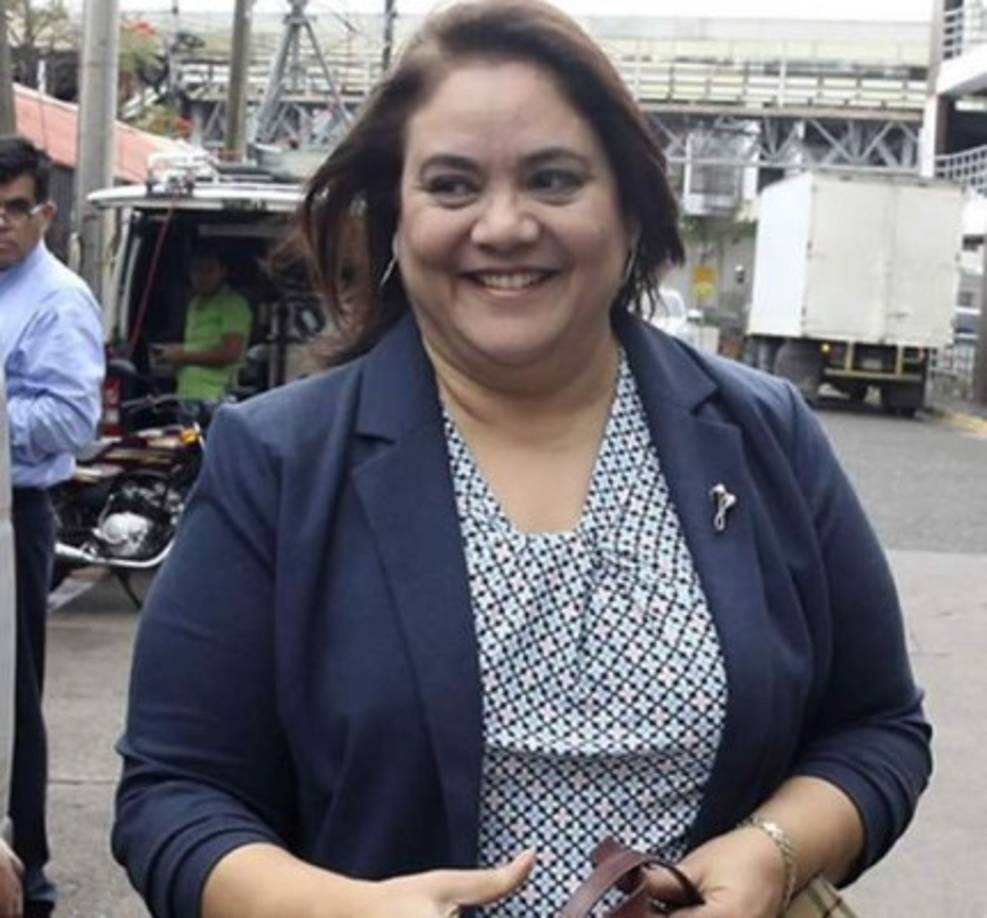 La economista de dos hijos dijo que su nueva dieta consiste en ingerir mucha fruta, verduras, proteínas y eliminar los carbohidratos.