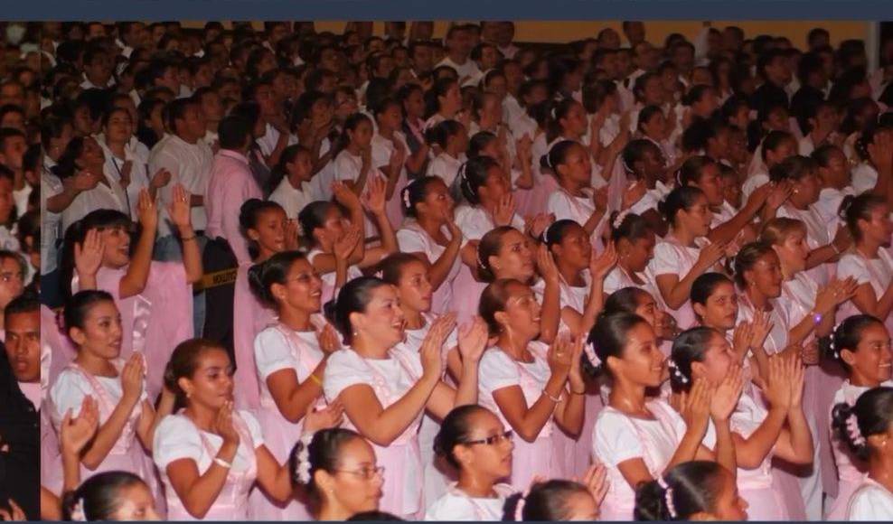En el video, el pastor Ponce relata con una parábola la gratitud y lo bueno que Dios ha sido con el ministerio en sus 30 años de trayectoria, llevando su palabra a los hondureños.
