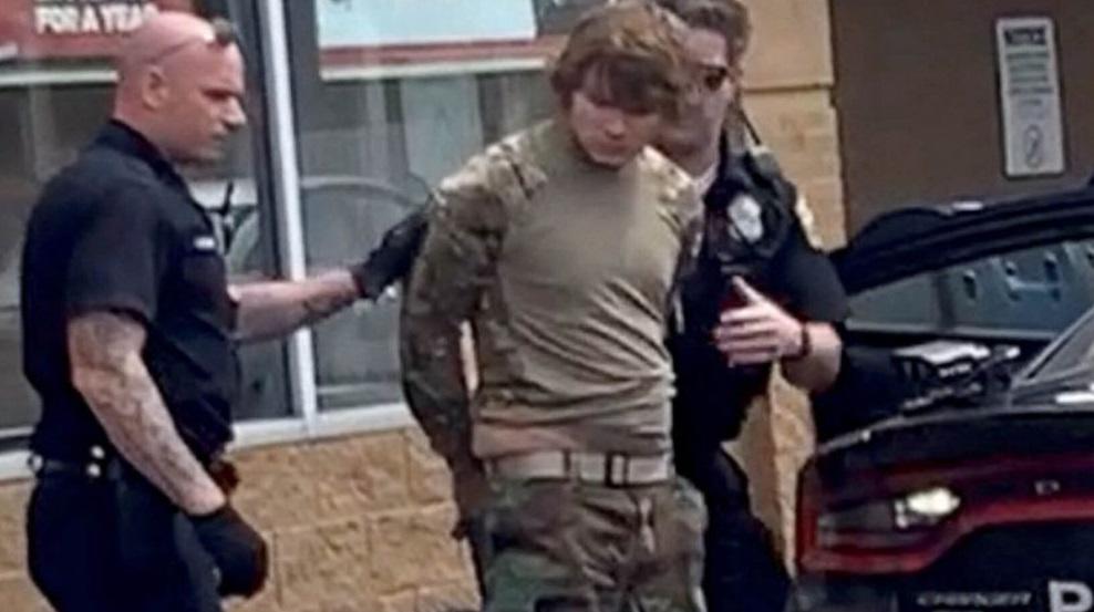 Adolescente de EEUU se declara culpable de matanza racista en supermercado