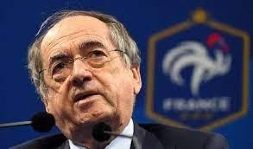 Pero, al presidente de la Federación Francesa de Fútbol Noël Le Graët no le quedaba otra salida que disculparse sobre las polémicas declaraciones referentes al exjufgador consideradas por muchos como un menosprecio.