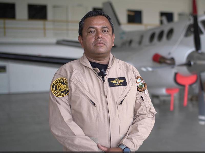 Víctor Torres, piloto de la aeronave y representante de Startup Renaissance.