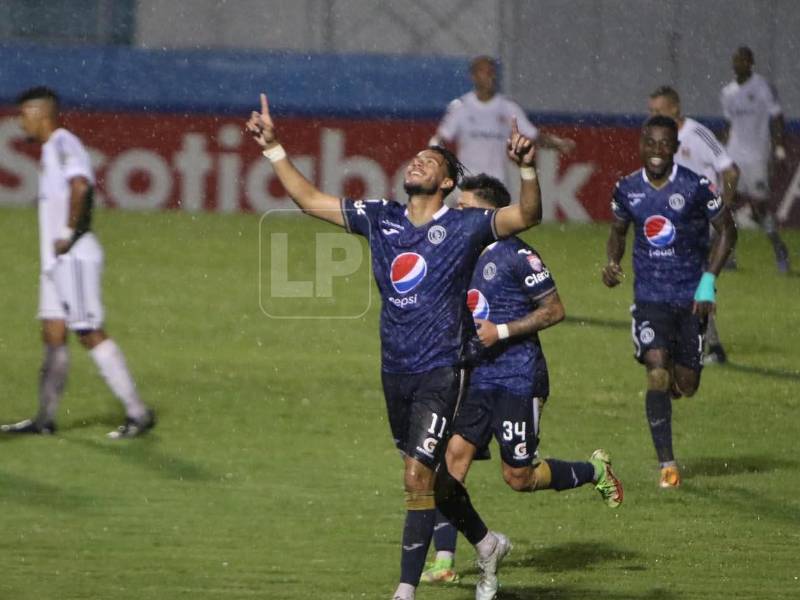Ángel Tejeda festejando su gol marcado ante Cibao FC.